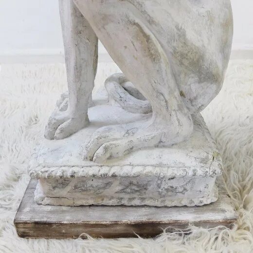 Статуи гончих хср. Скульптура собаки гипс. гипсовая статуя собаки. скульптура гончая. статуи из гипса коты старинные фигуры.