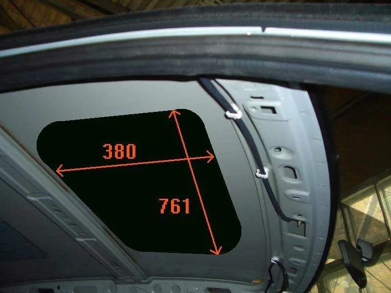 Renault symbol шумоизоляция крыши. Люк на ваз 2112. Люк бензобака рено логан 1. Логан люки. Люк на рено логан 1.