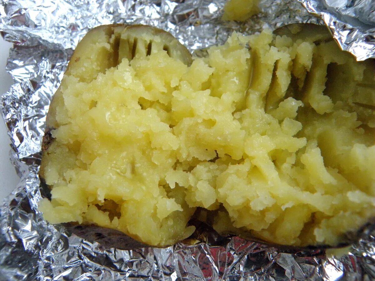 Тоша картошка. Вкусно Тошка картошка. Крошка картошка с брынзой. Крошка картошка в микроволновке.
