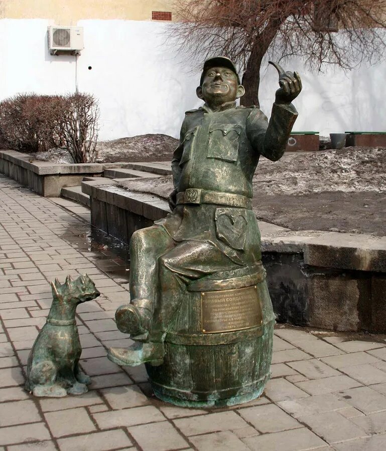 Памятник солдату швейку (самара). Швейк памятник. Бравый солдат швейк самара. Памятник бравому солдату швейку санкт-петербург. Самара памятник швейку.