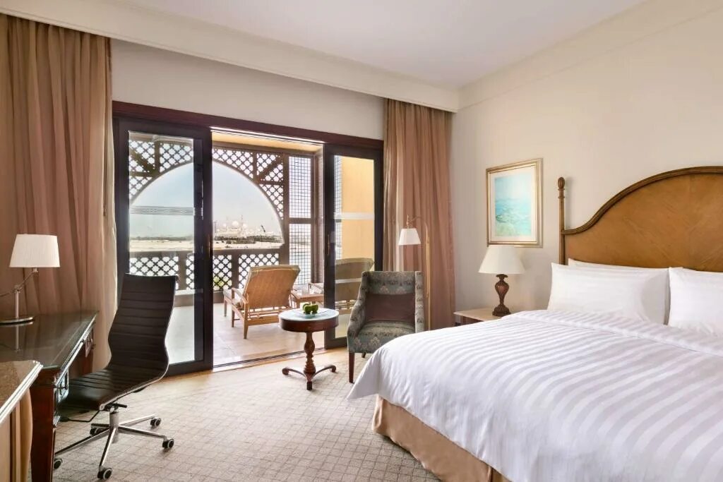 Шангри ла абу даби. Гостиница shangri-la hotel 5*. Shangri-la qaryat al beri 5*. Traders qaryat al beri. Shangri la hotel qaryat al beri 5.