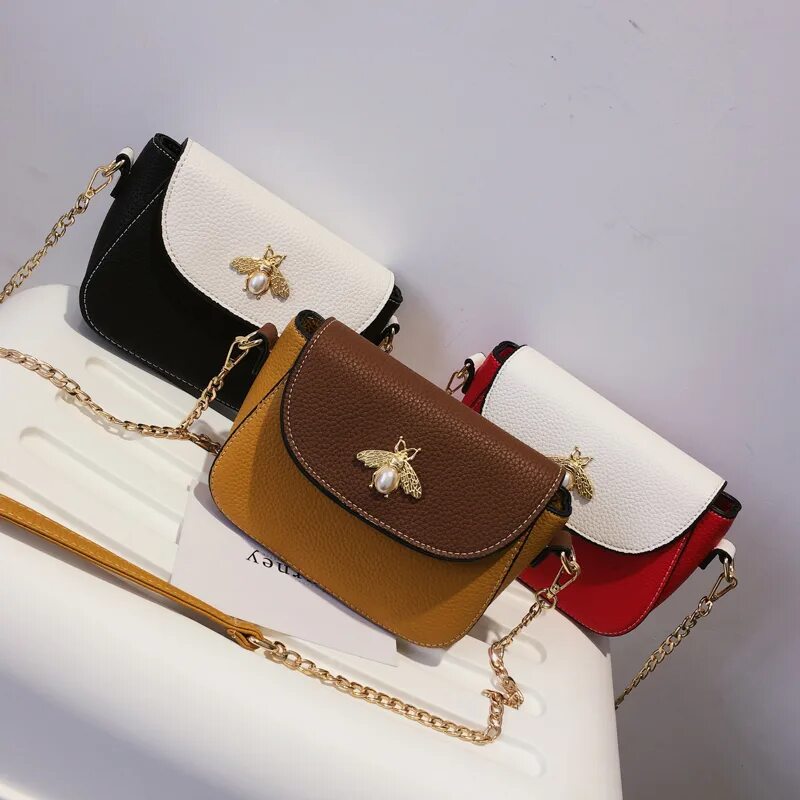 Сумка с пчелкой бренд. Сумка с пчелкой. Сумка застежка пчелка. Сумка гуччи с пчелой. Сумка пчелка детская.