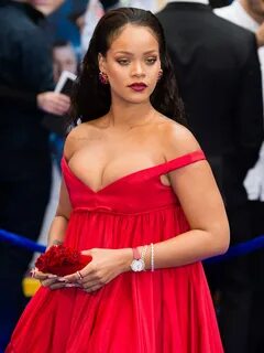 The Best Celebrity Cleavage Moments: Rihanna, Jayne Mansfield, and More.