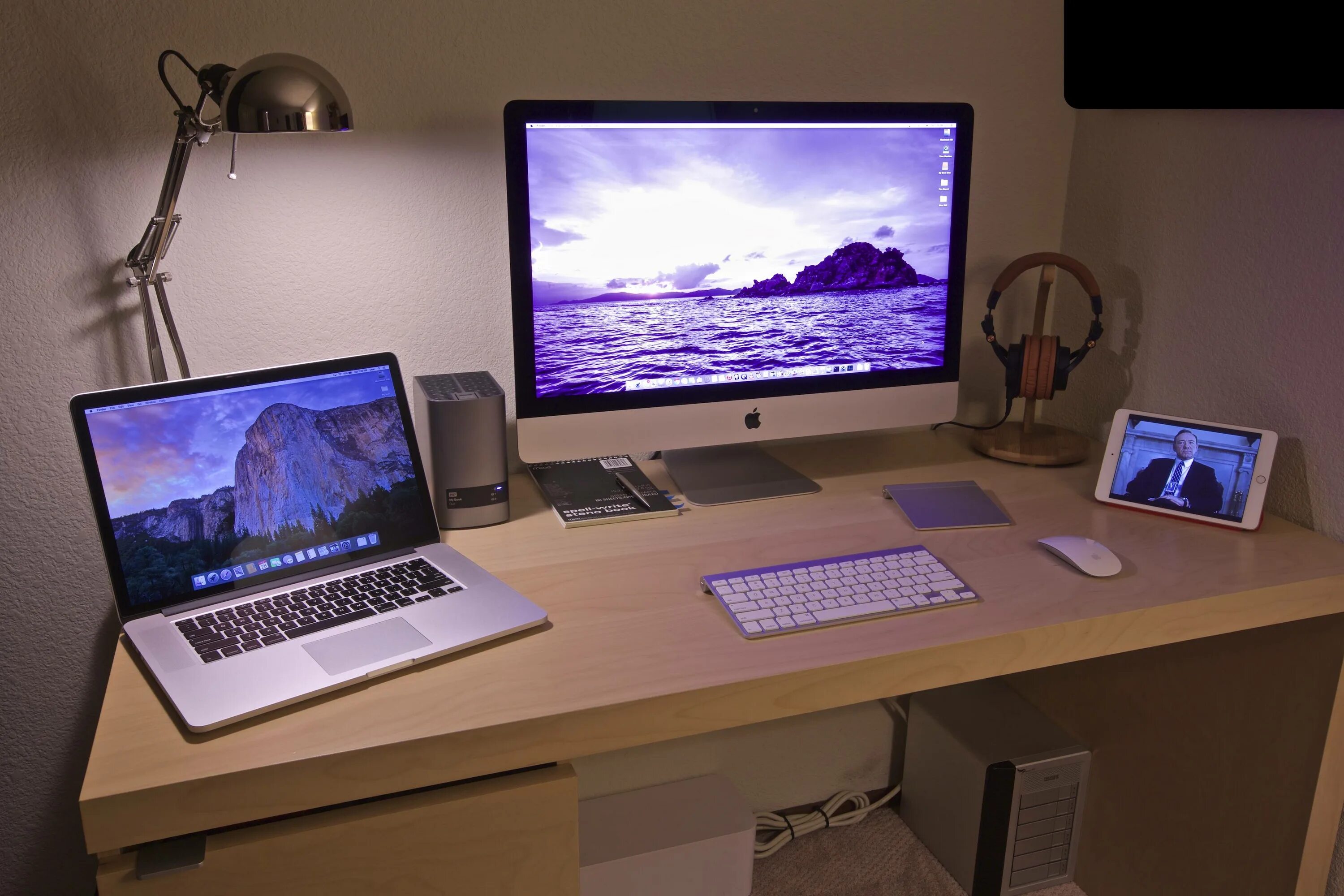 IMAC 32. IMAC 27 & MACBOOK. ПК В столе. Стол для компьютера. Экран простого ноутбука