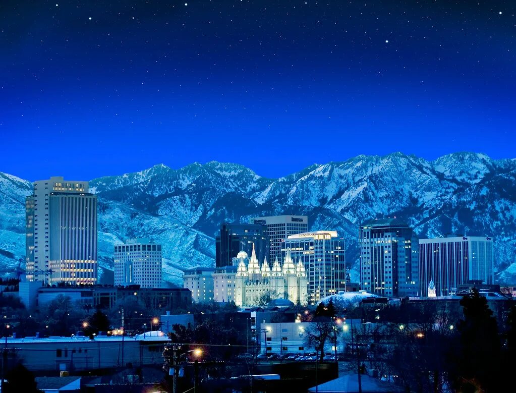 Лейк сити время. Солт Лейк Сити горы. Salt Lake Utah. Солт Лейк Сити улицы. Солт Лейк Сити каток вид снаружи.