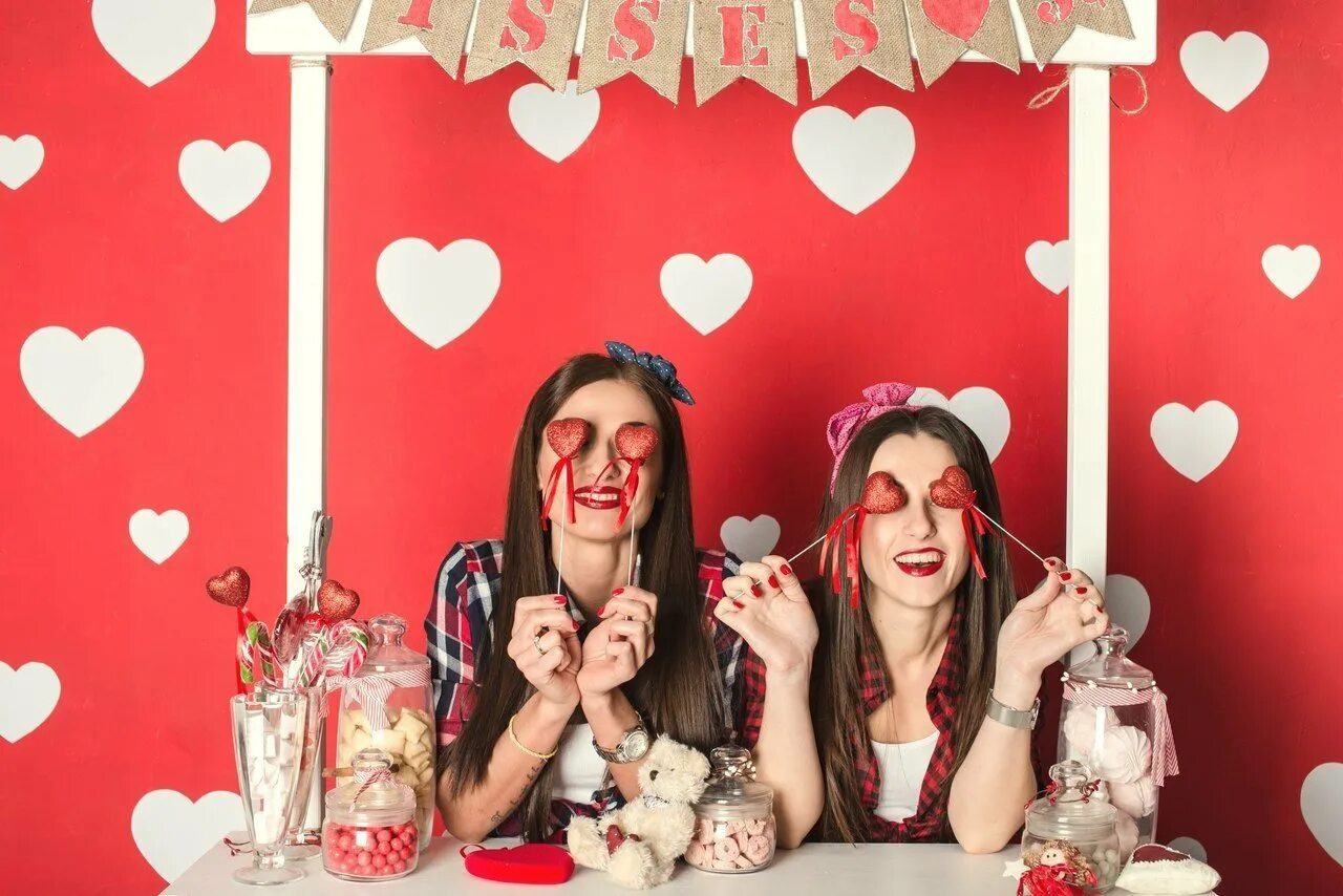 Афиша на день влюбленных для детей. Конкурс ко дню влюбленных. Фотосессия на 14 февраля. Фотозоны на 14 февраля. Акции на 14 февраля в кафе.