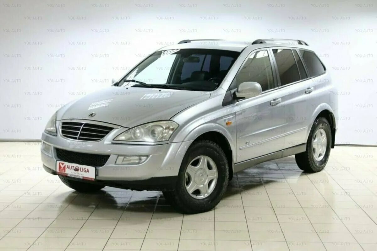 Кайрон 2.0 дизель автомат. Кайрон Санг Йонг 2015 года. Kyron 2008. SSANGYONG Kyron i Рестайлинг. Саньенг серый.