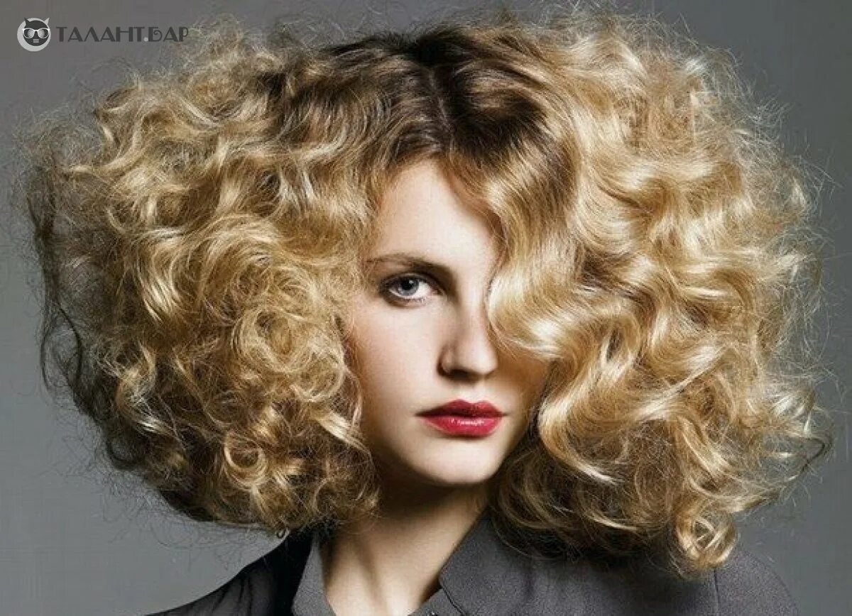 Биозавивка 2022. Биозавивка лореаль. Перманентная завивка goldwell. Укладка химической завивки. Curly bob модель.