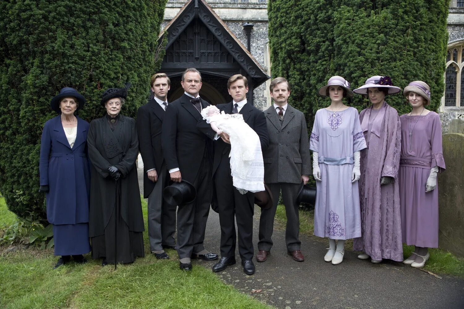 Аббатство даунтон персонажи. Тимоти карлтон в фильме аббатство даунтон. Поместье даунтон. Аббатство даунтон сериал имение. Аббатство даунтон мэри актриса.