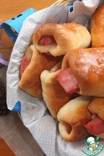 Булочки дрожжевые с сыром колбасой