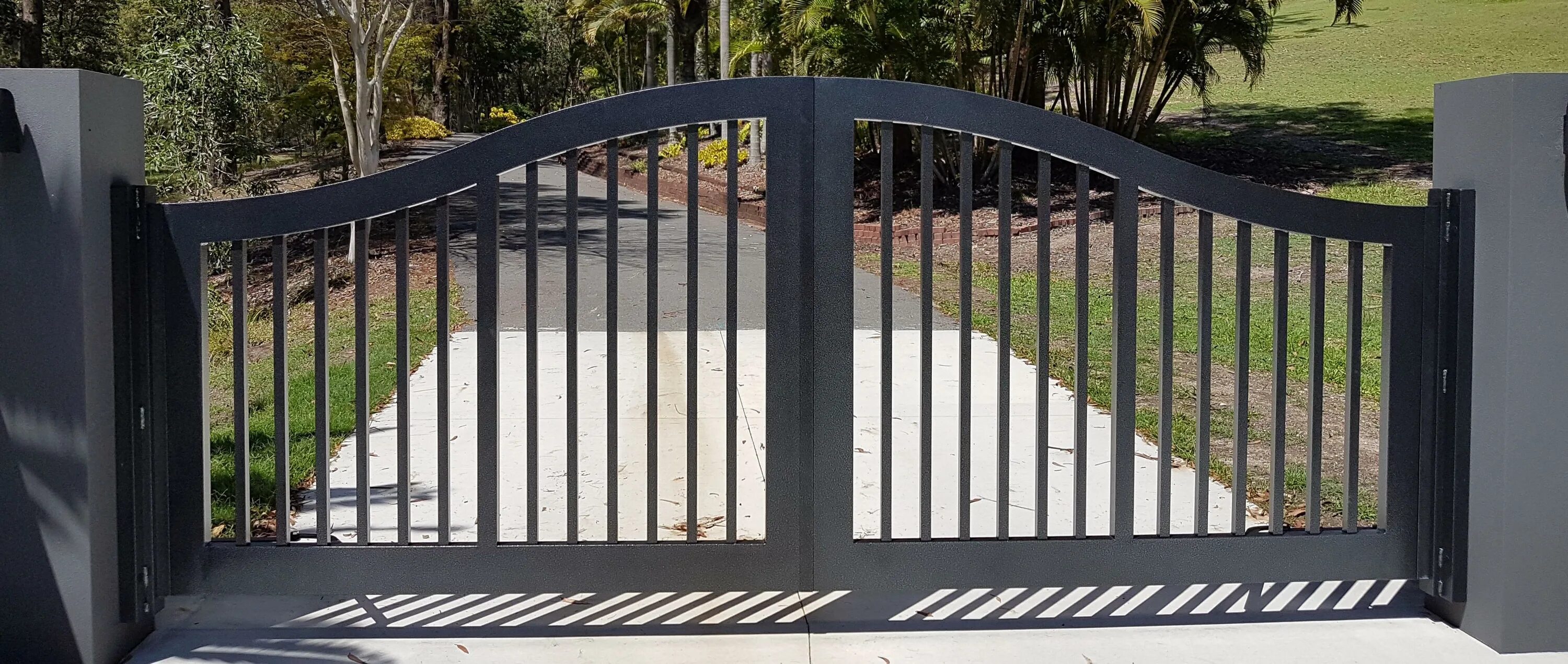 S gate ru. Automatic Swing Gate. Современные распашные ворота. Фирма Gates. Ворота из профлиста.