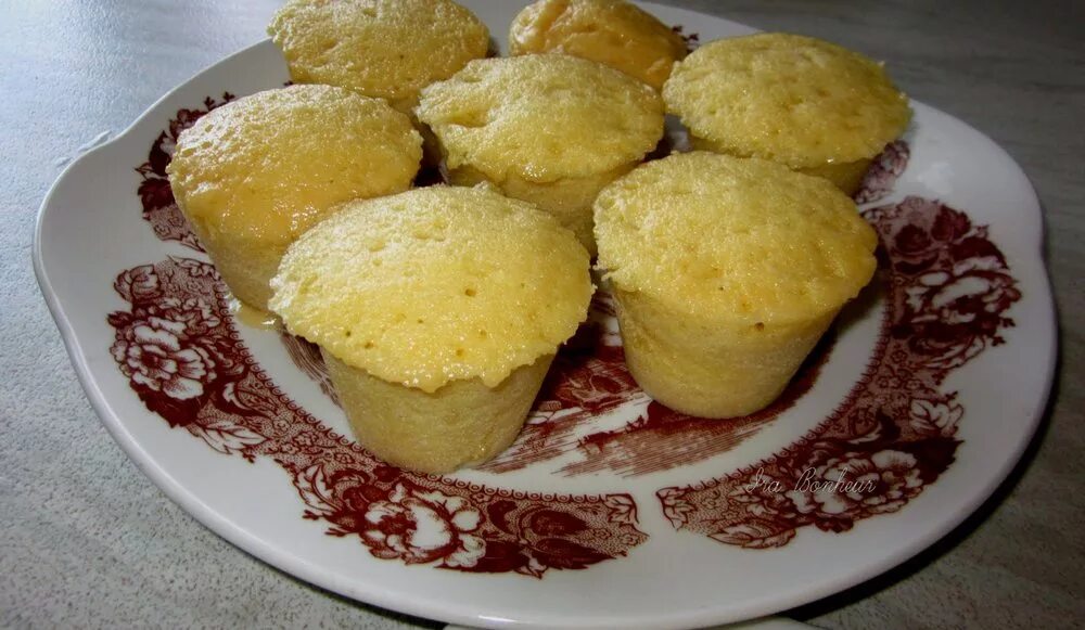 Кулич пасхальный с помадкой. Кулич в кружке в микроволновке. Кулич александрийский пасхальный. Кулич из творога. Кулич в микроволновке рецепты.
