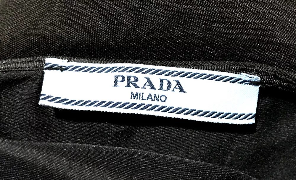 Лейбл Прада. Бирки Прада. Этикетка Prada. Prada бирка. Оригинал лейбл