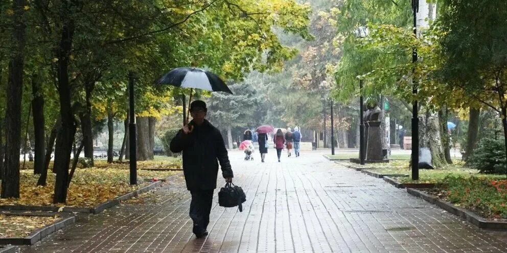 Погода вечером 20. Начало осени в городе. Осень в Ростове. Прохладный осенний вечер. Начало сентября.