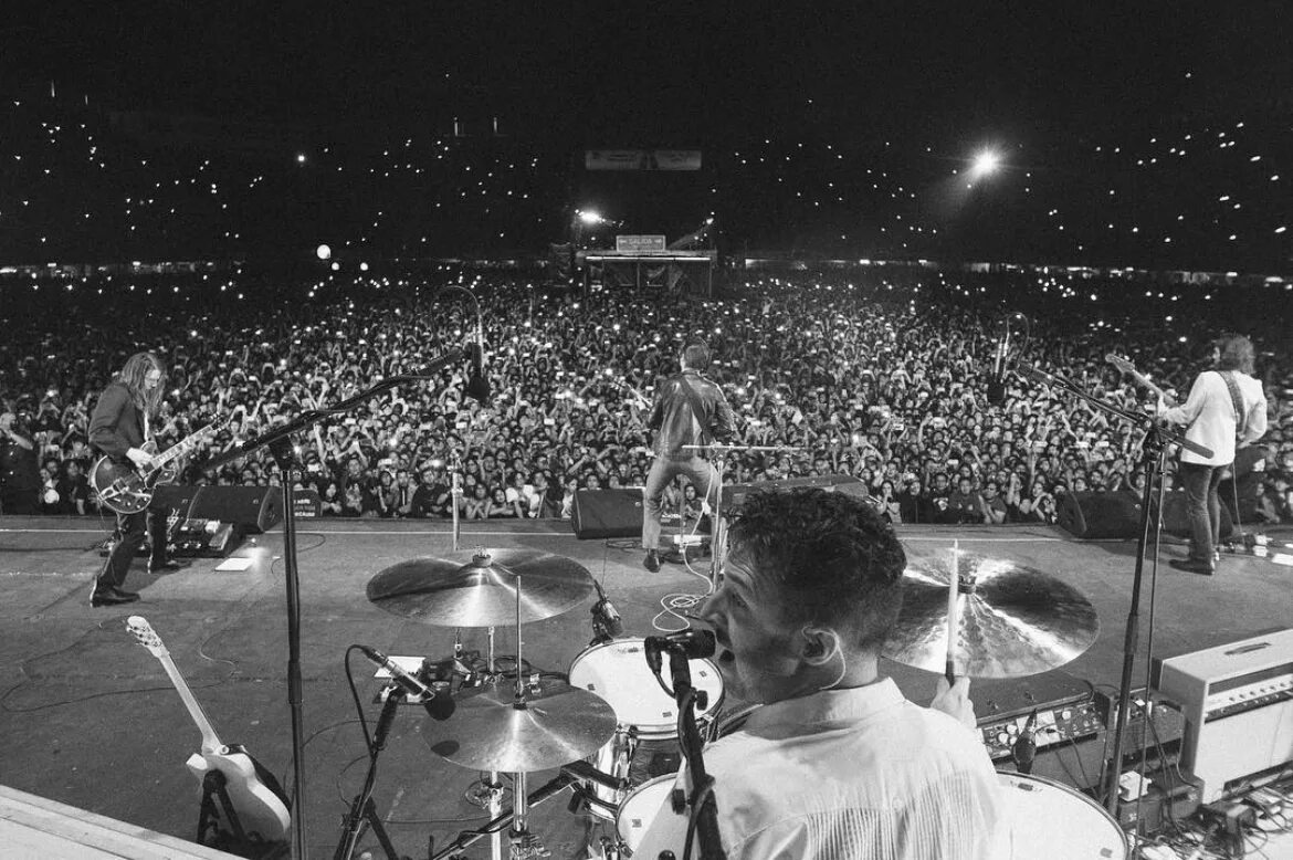Arctic monkeys live. Arctic monkeys. арктик манкис 2025. arctic monkeys концерт.