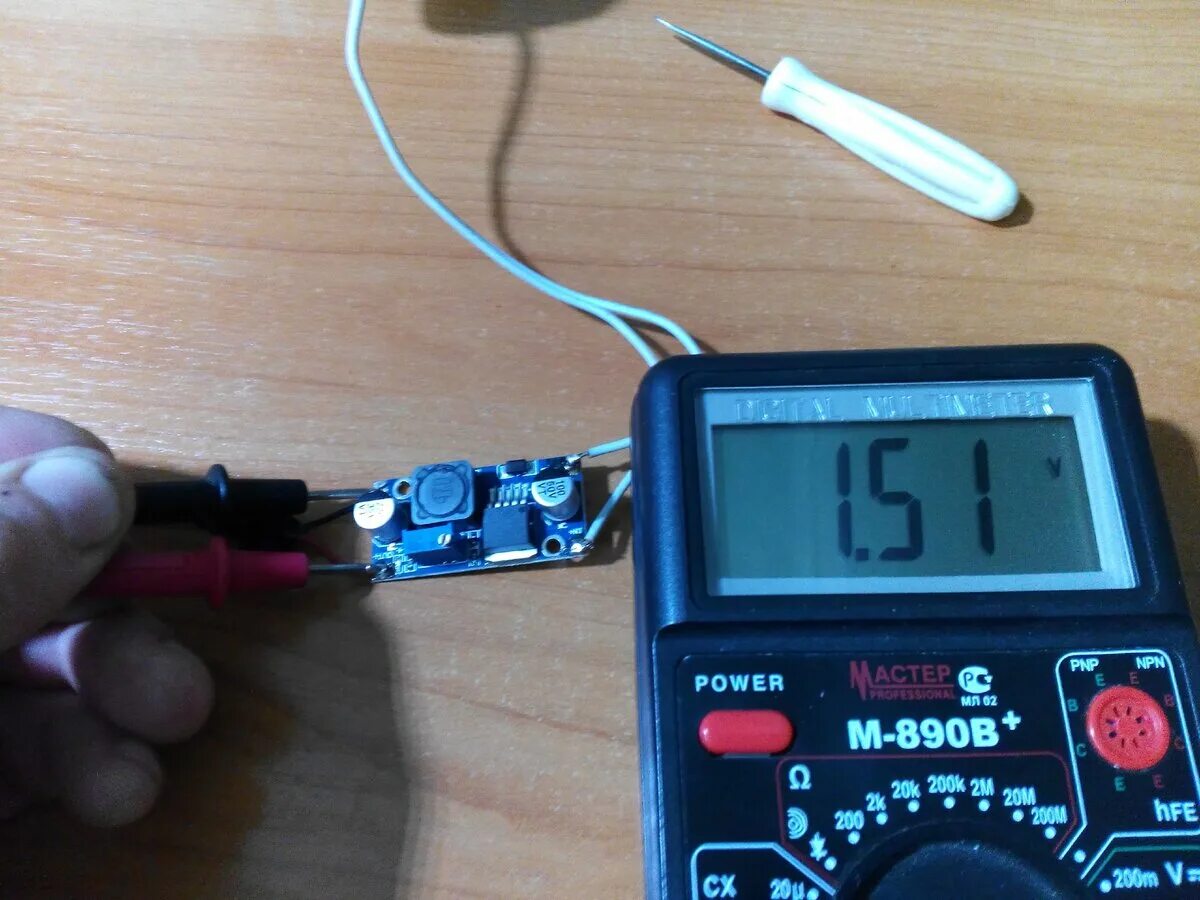 Измерение напряжения тест. 88vf аккумулятор. Маячок-1 сколько вольт. Как узнать сколько вольт нужно телефону. 118 VF сколь вольт.