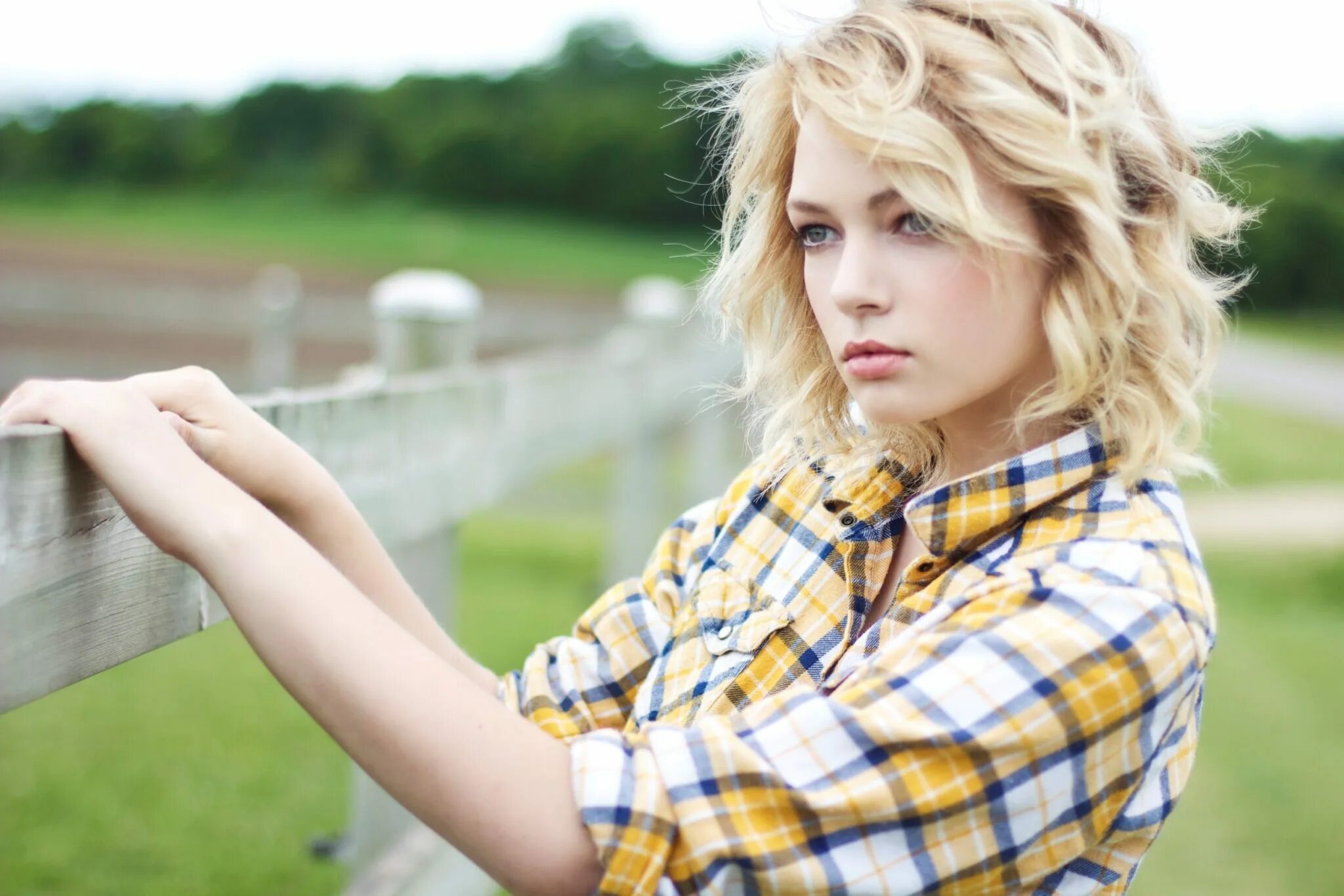 Блондинка подросток. Красивые блондинки. Блонд подростков. Красивые девушки блондинки. Блонд подростков.