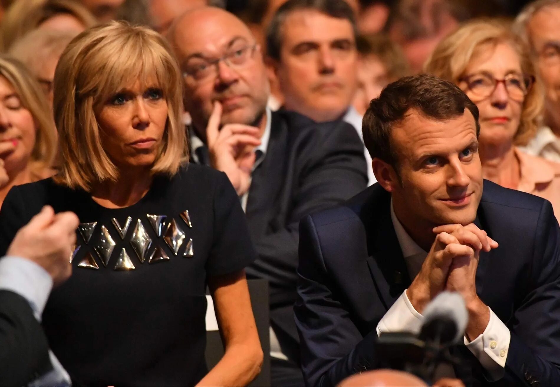 Макрон Эммануэль с женой. Брижит Макрон. Семья Макрона президента Франции. Жена Макрона Бриджит Макрон. Первый муж макрон