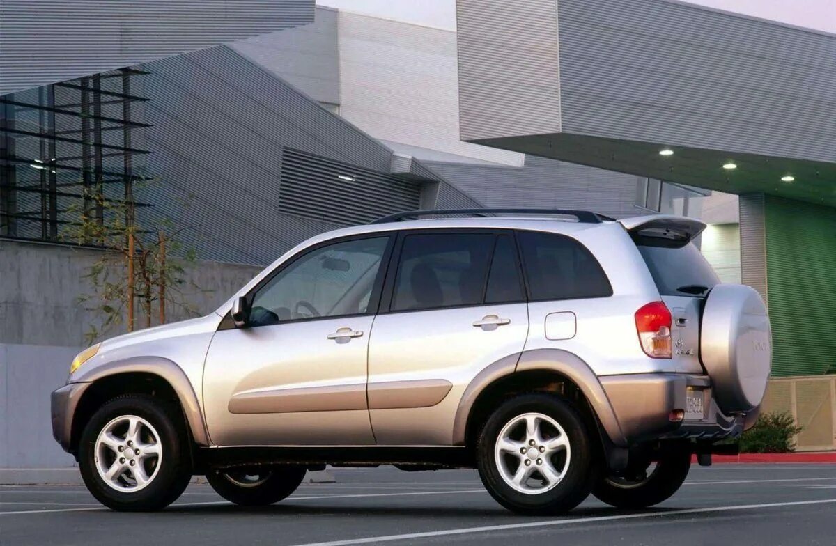 Toyota rav4 2000. Toyota rav4 2 поколение. Toyota RAV 4 II. Тойота рав 4 второе поколение.