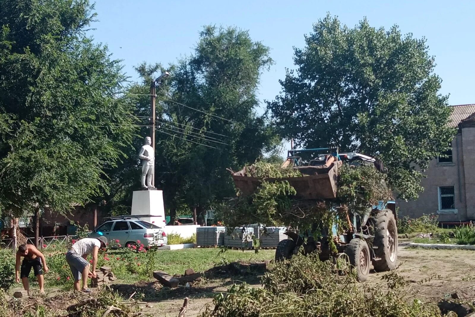 Сальск село. Ивановка Ростовская область Сальский район общественный музей села. Ростовская область, Сальский р-н, Сальск,. Районы Сальска. Село Сандата Ростовская область.