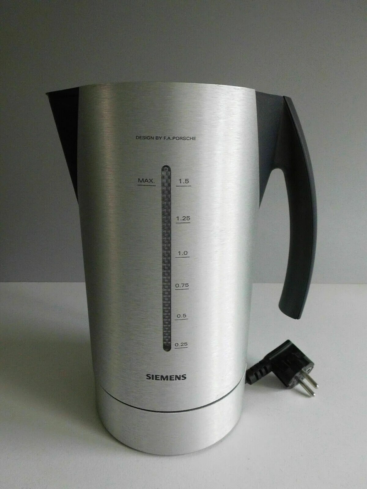 Кофеварка siemens 91100. Чайник siemens tw 91100. Электрочайник siemens porsche design. Чайник siemens porsche design. Siemens porsche.