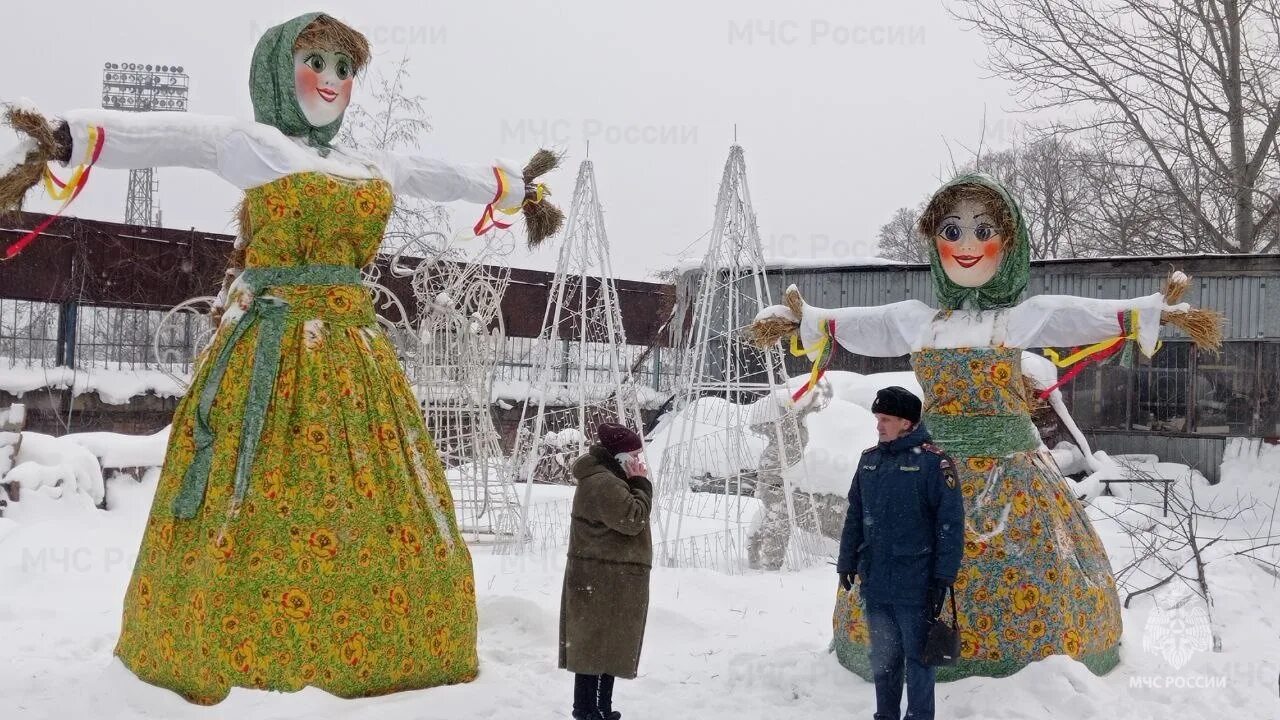 Сжигание чучела пенза. Чучело на Масленицу. Сжигание Масленицы. Сжигание чучела Масленицы. Чучело на Масленицу фото.