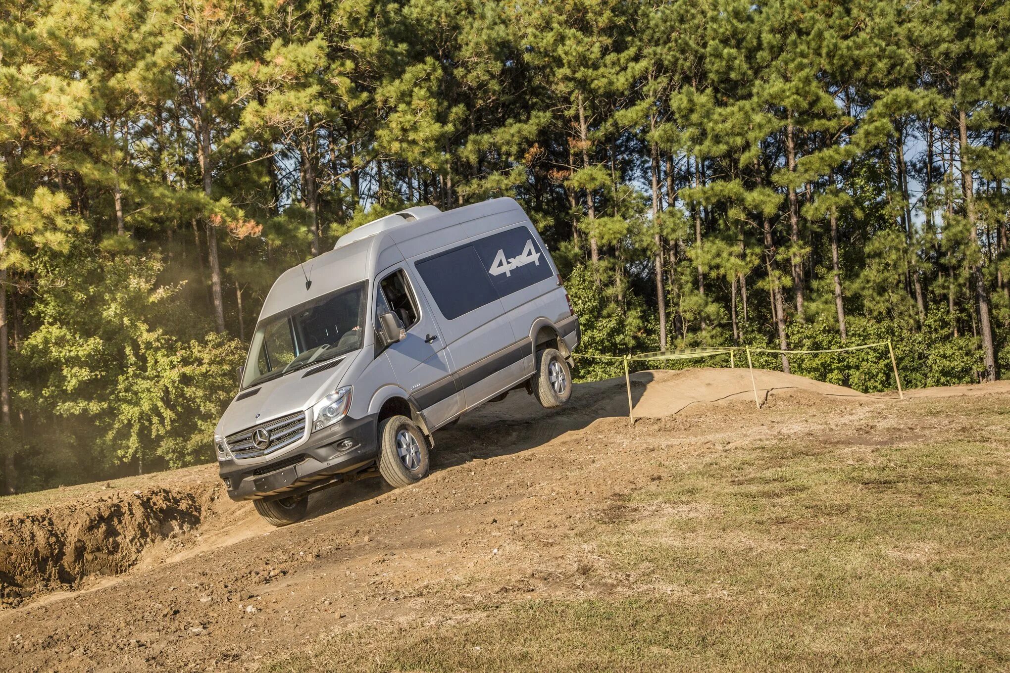 Включи спринтер. Mercedes Sprinter 4x4 2023. Mercedes Sprinter 4x4 off-Road. Mercedes-Benz Sprinter off Road. Mercedes Sprinter 4 4.