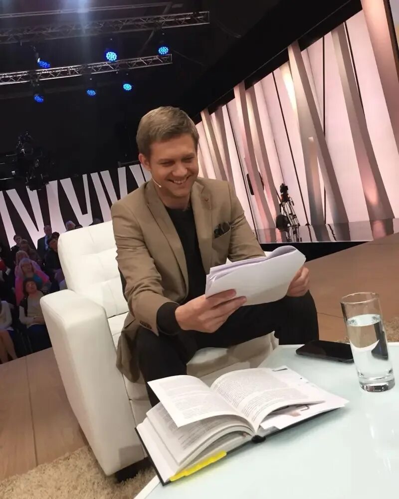Ведущий судьба. Борис корчевников. телеведущий борис корчевников. борис корчевников 2025. ведущий судьба человека борис корчевников.