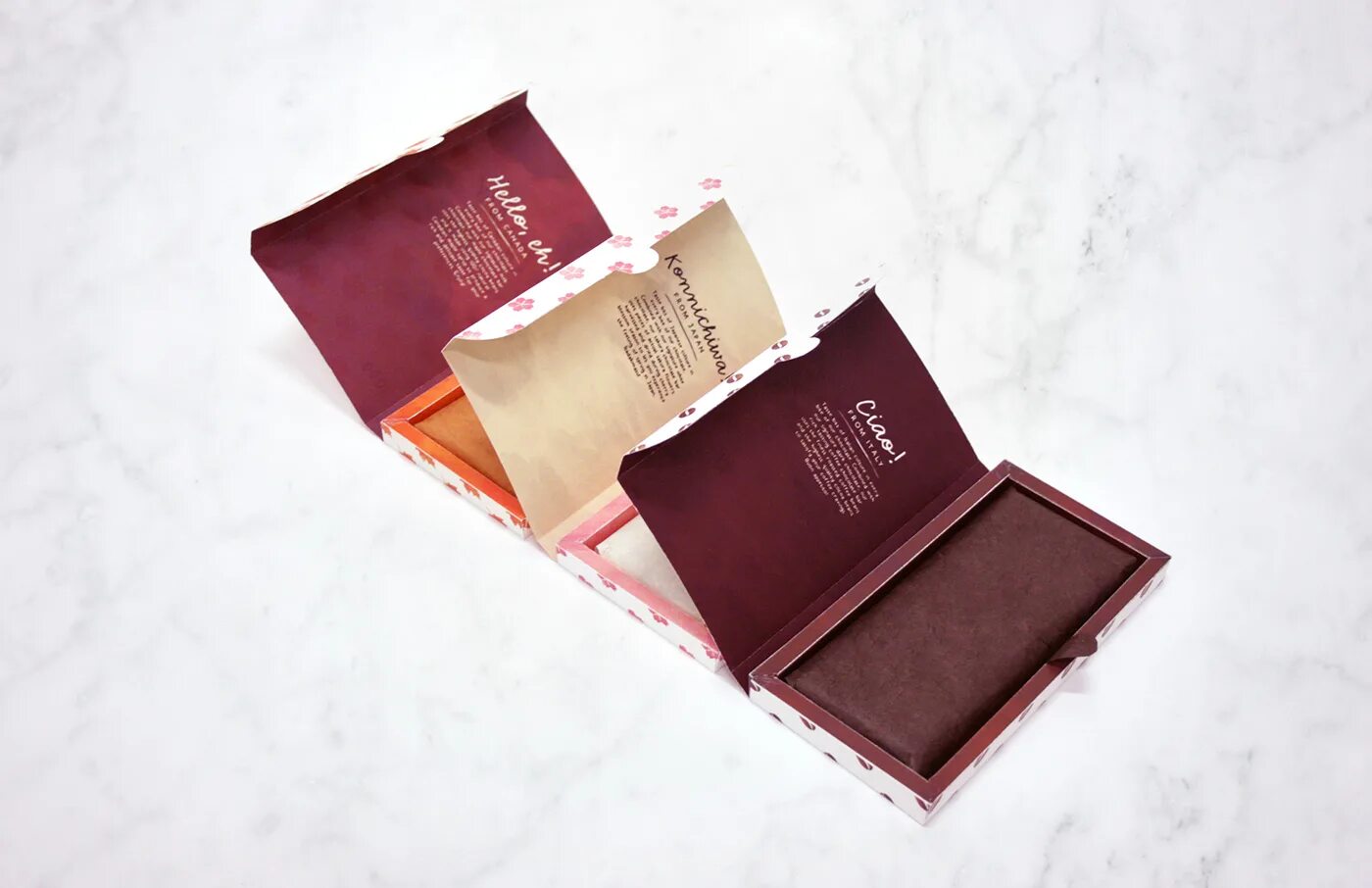Под шоколад. Шоколад в упаковке. Шоколадки в упаковке. Упаковка элитного шоколада. Экологичная упаковка шоколада.