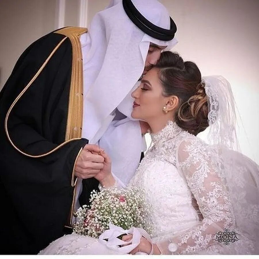 Ютуб русская невеста. Свадьба в арабских Эмиратах. Арабская невеста. Арабка свадьба. Невесты в арабских Эмиратах.