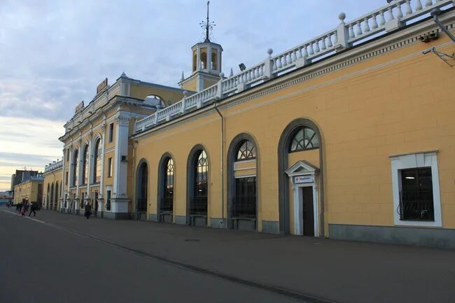 Жд вокзал ярославль московский. Жд вокзал ярославль главный. Жд вокзал ярославль. Справочное вокзала ярославль. Ярославль главный вокзал.