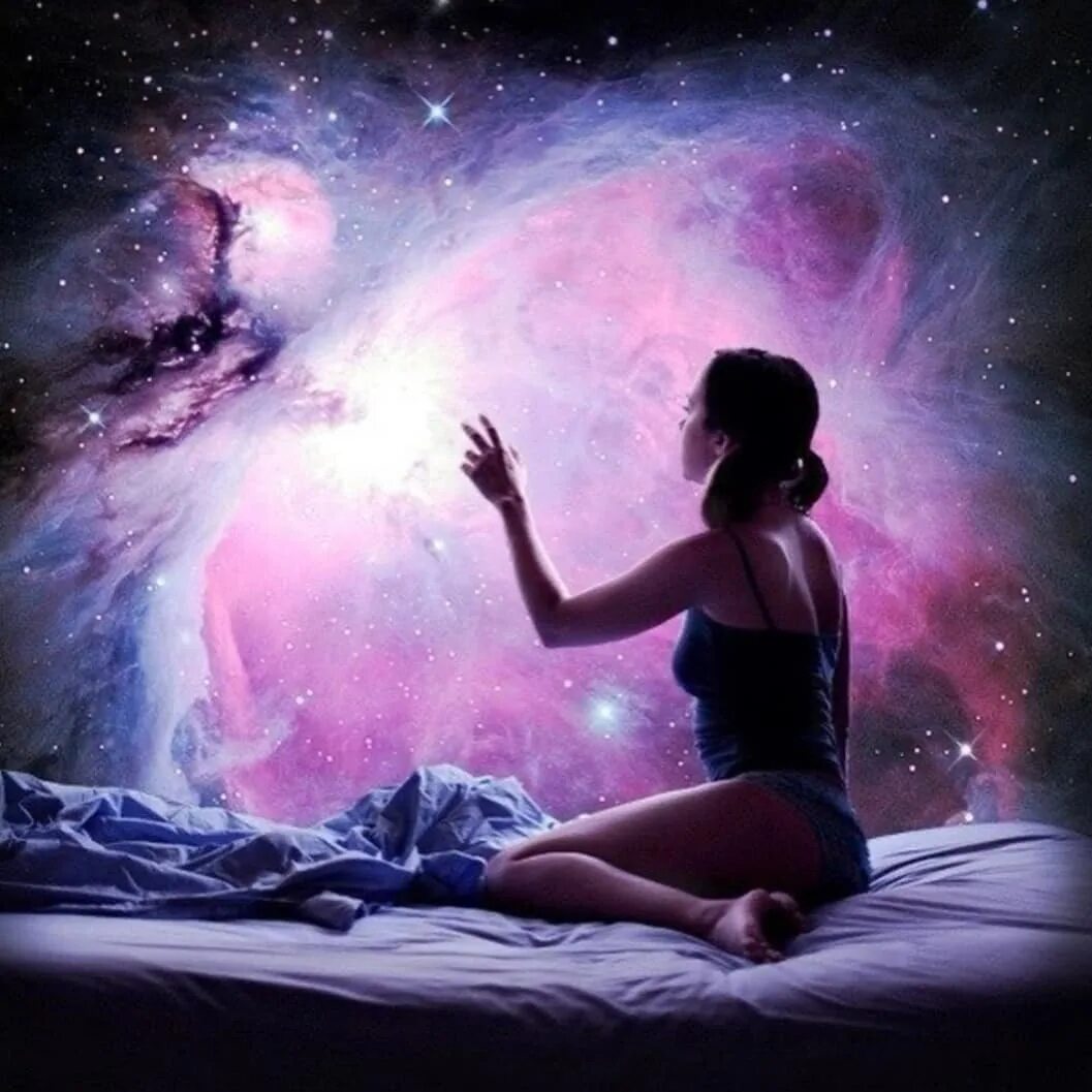 подросток ночью в телефоне. слышит человек ночью. слышит человек ночью. ночью за телефоном. ночь мужчина.