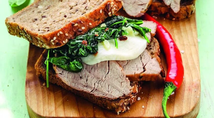 Свиной бутерброд. Бутерброды с мясом. сэндвич с мясом. бутерброд с говядиной. бутерброд с жареным мясом.