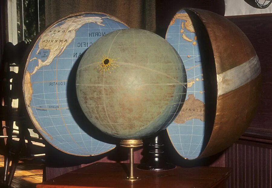 Ягеллонский Глобус из Кракова. Ватикан полая земля. Древний Глобус. Полая земля Глобус.