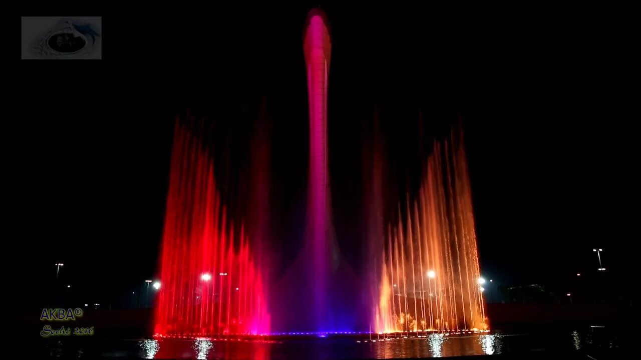 Время поющих фонтанов. Фонтан Сочи Олимпийский парк. Поющие фонтаны в Адлере Сочи парк. Поющие фонтаны Сочи Олимпийский парк. Поющий фонтан в Сочи в Олимпийском парке.