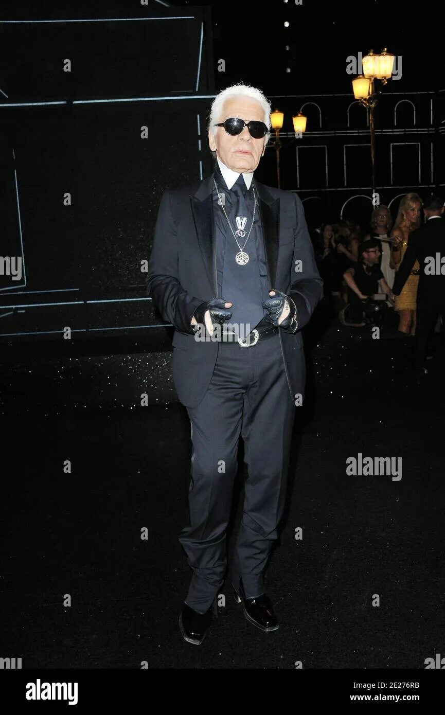 Свитшот karl lagerfeld мужской черный. Karl lagerfeld мужское. Karl lagerfeld мужское. Karl lagerfeld футболка мужская. Karl lagerfeld мужское.