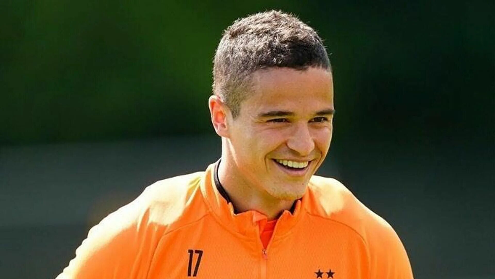 Афеллай футболист. Аффелай сейчас. Ibrahim afellay. Афеллай футболист. Afellay футболист.