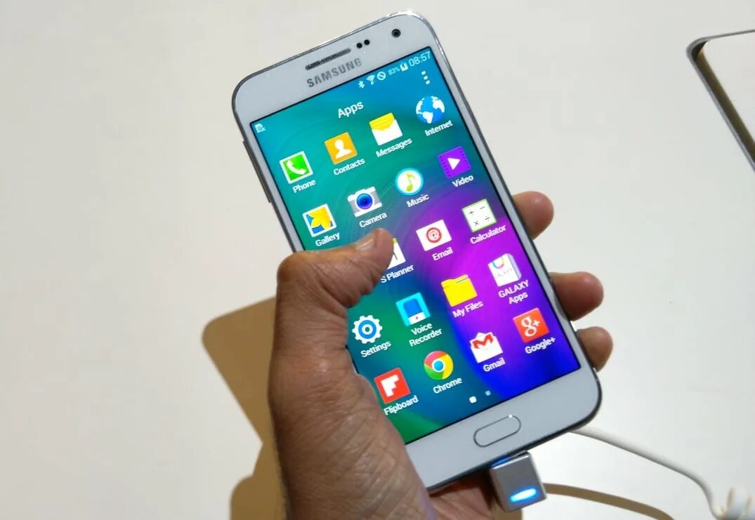 Samsung galaxy a 0 5. Samsung e5. Samsung Galaxy e5. Samsung Galaxy e. Е 5 Samsung.