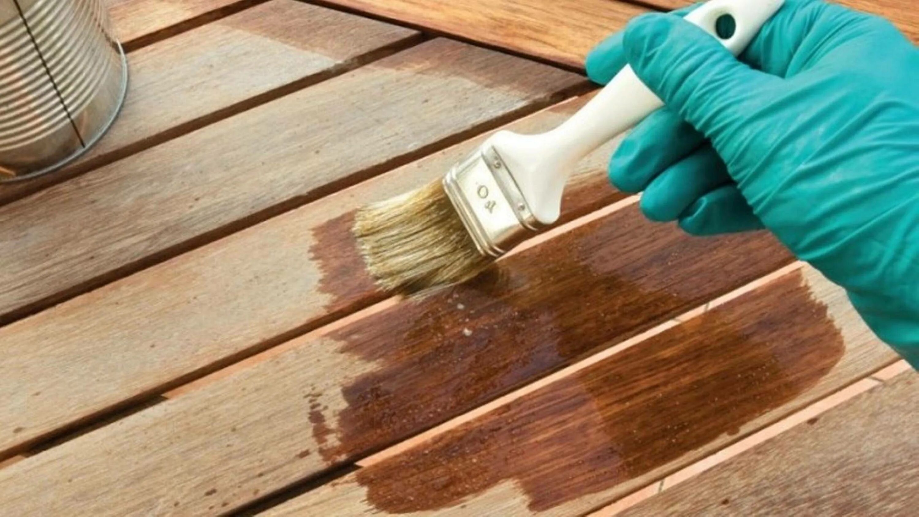 Какой краской лучше покрасить деревянный дом. Прозрачная отделка древесины. Защита древесины. Шлифовка лака по дереву. Пропитка для дерева.
