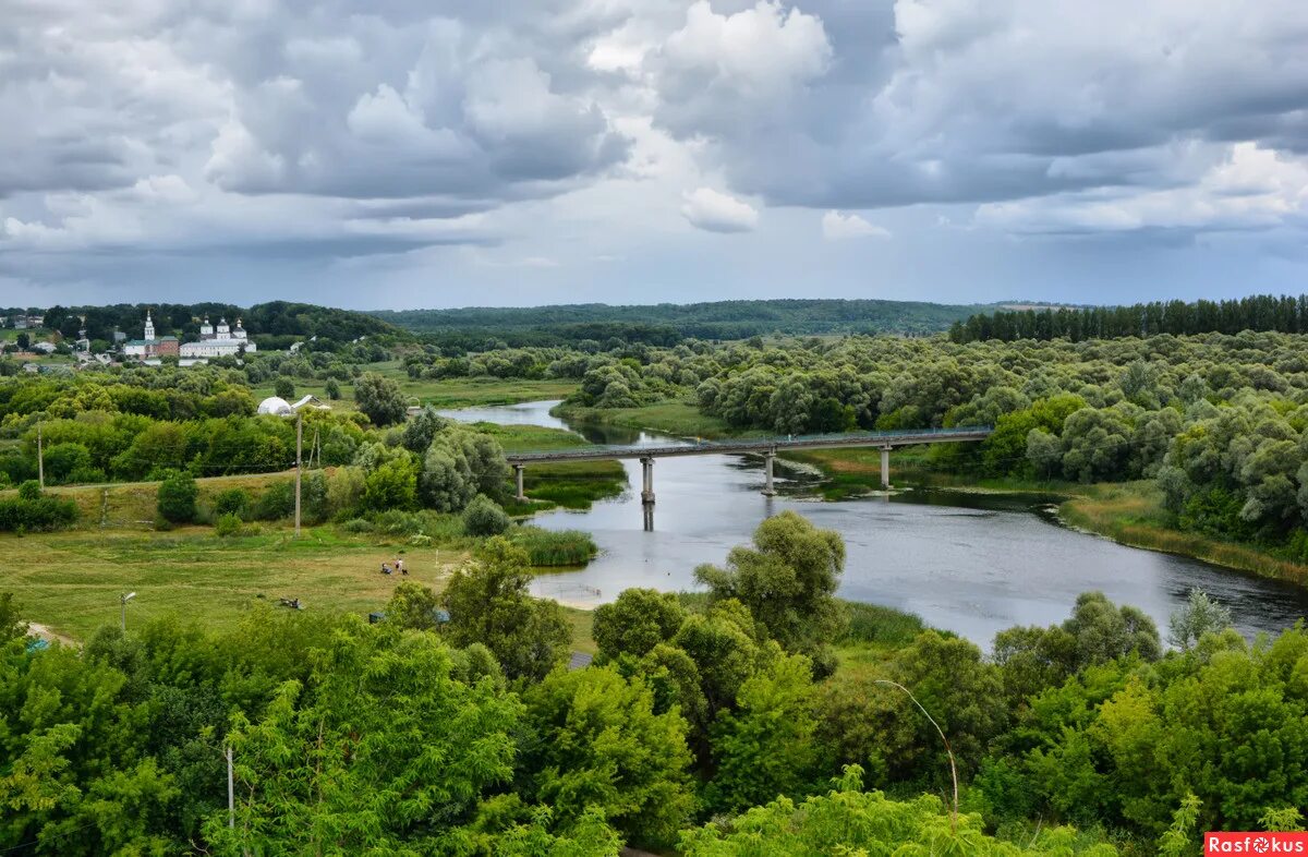 Сейм рыльск. Река Сейм Рыльск. Река Сейм в городе Рыльск. Рыльск Курская область. Рыльск Курская область река.