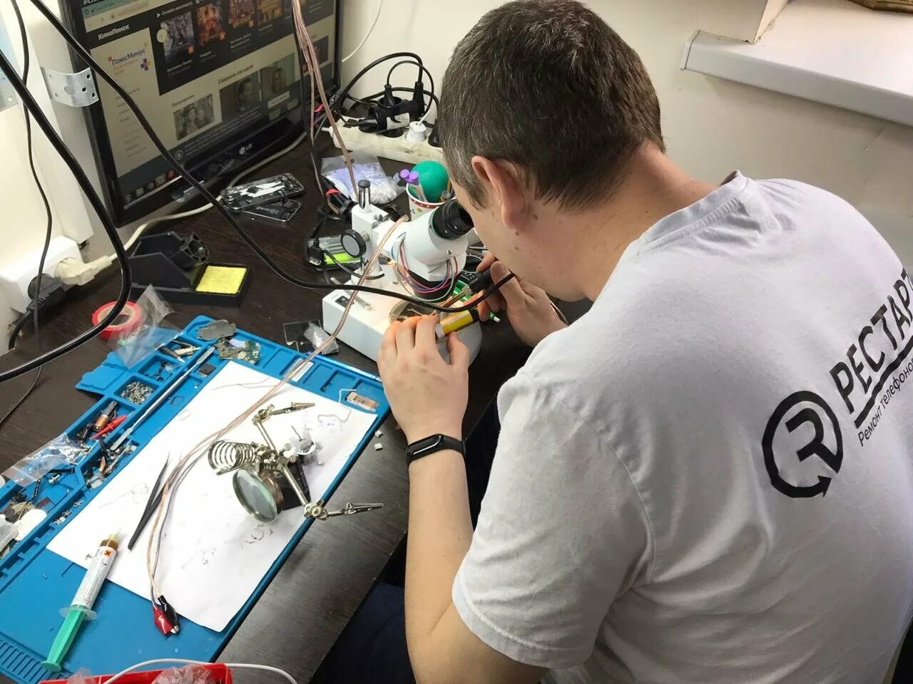 ремонт телевизоров в набережных челнах. мастер телевизора на дому. телемастер на дом. ремонт телевизоров в набережных челнах. мастерские по ремонту телевизоров.