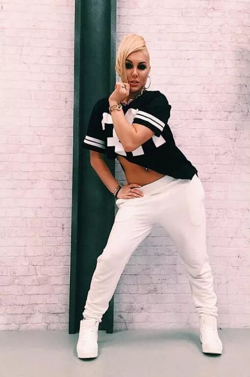 аня тихая. аня тихая тнт. аня тихая пацанки. аня тихая танцы на тнт. аня тихая пацанка.