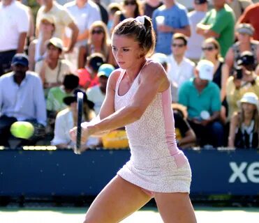 Camila Giorgi (15079196142).jpg. 