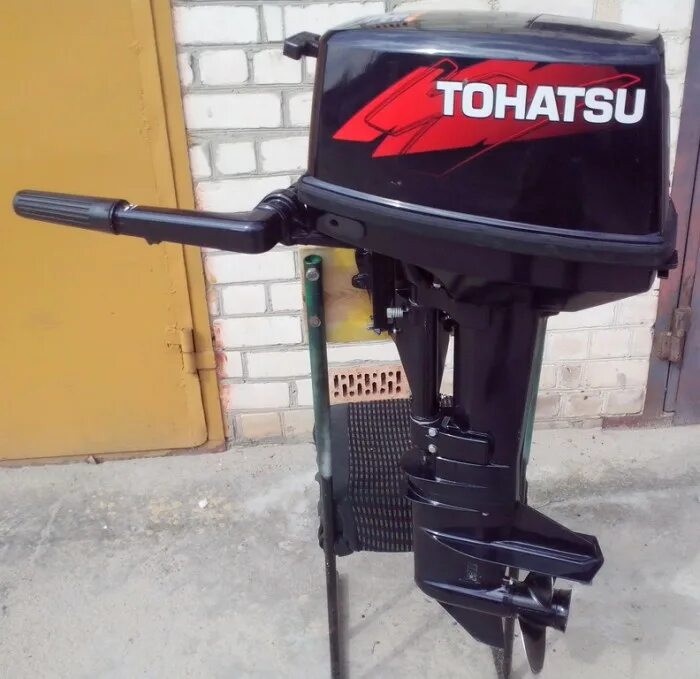 Лодочный мотор Tohatsu 9.8. Лодочный мотор Тохатсу 9.8 2х тактный. Tohatsu 9.9. Tohatsu 9.8 2-х тактный.