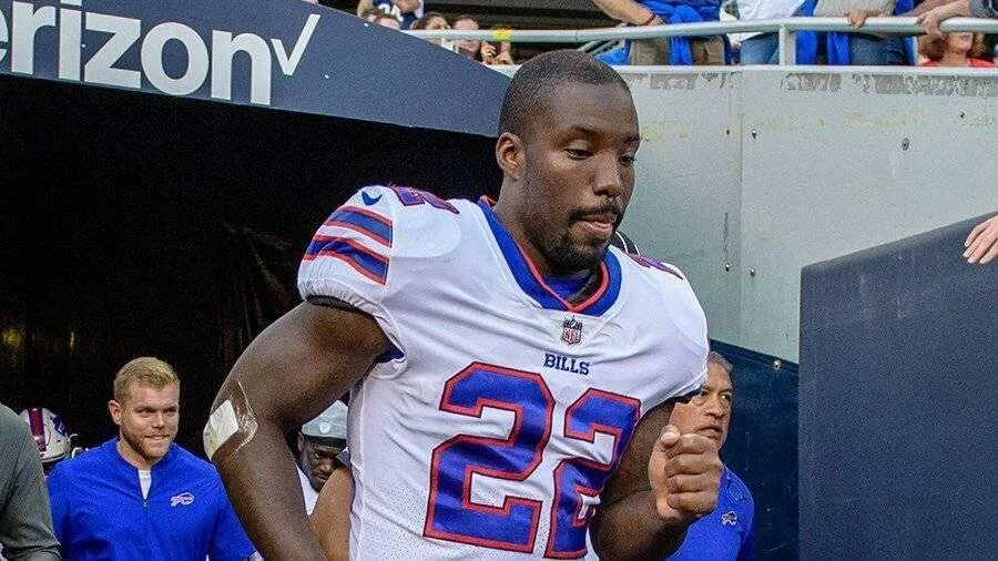 At is was davis. Vontae davis. вонтэй дэвис баскетболист. вонтае дэвидс футболист. дэвис футболист голландия.