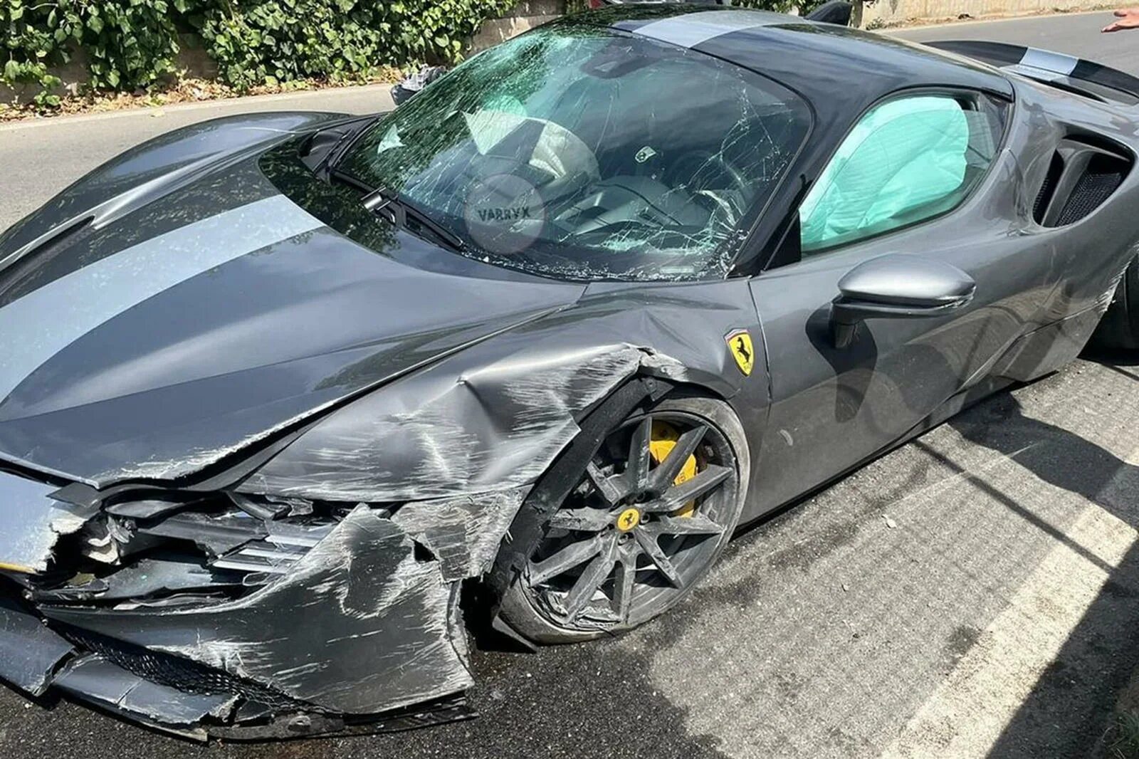 Суперкар Ferrari sf90 Stradale. Феррари sf90 ассетто Фьорано в Дубае. Ferrari SF 90 crash.