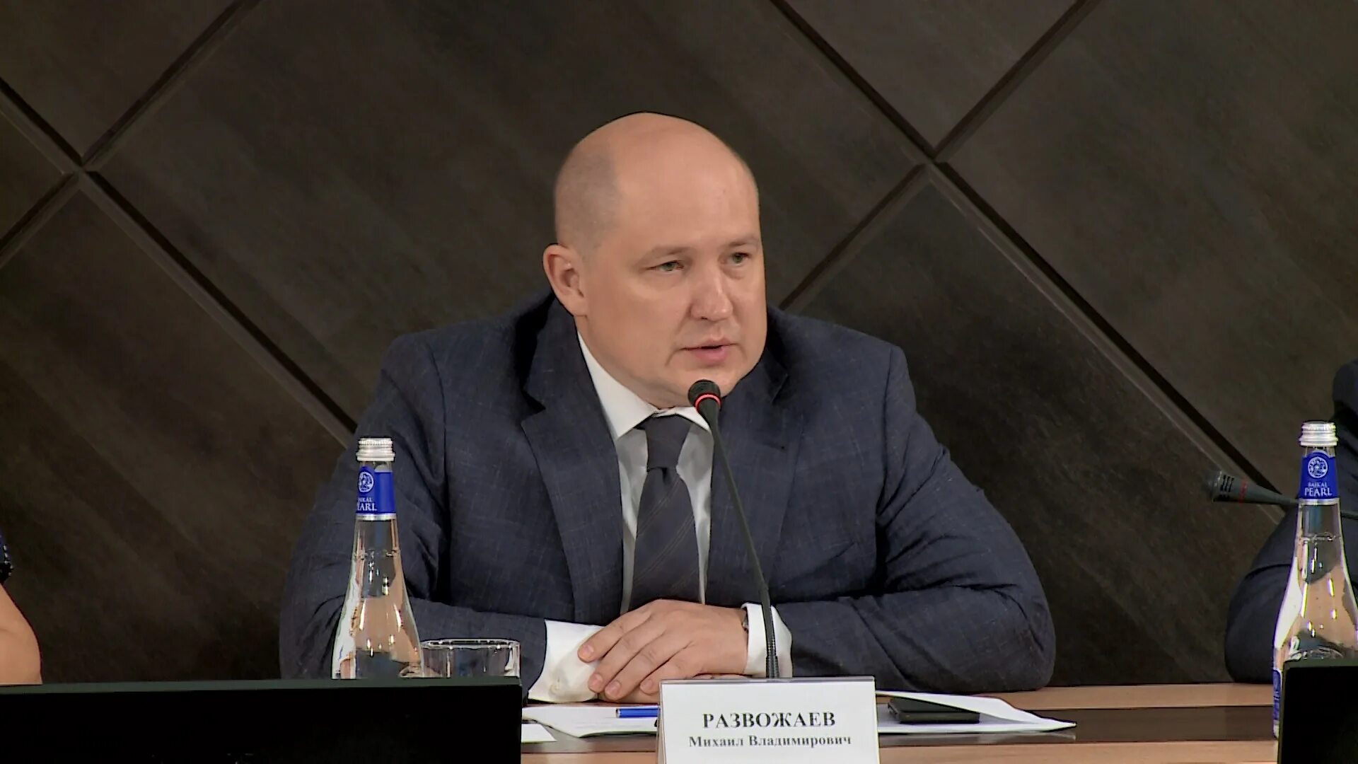 Правительство севастополя губернатор. Михаил владимирович развожаев. развозжаев михаил владимирович. губернатор города михаил развожаев. михаил развожаев севастополь.