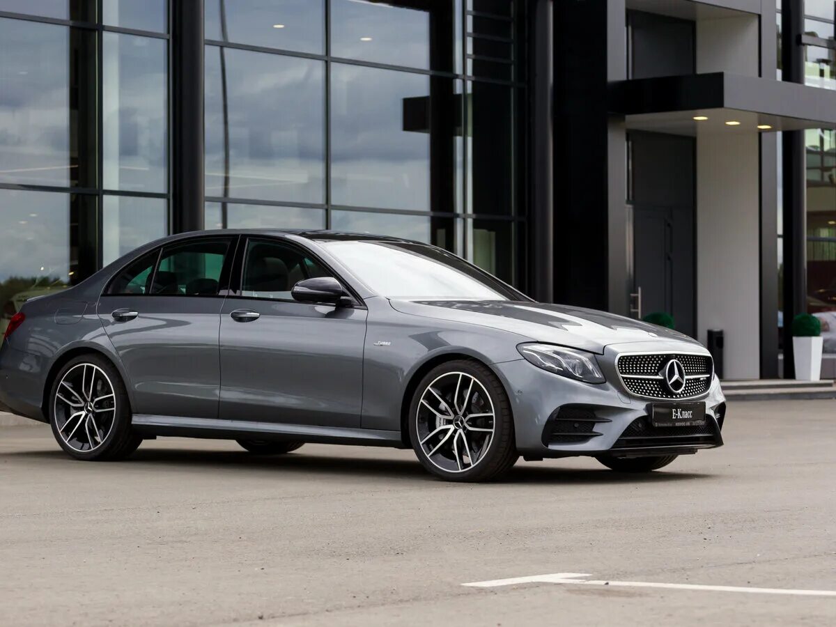 Мерседес е200 АМГ 2020. Mercedes e class 2019 AMG. E class 213 AMG пакет. Мерседес Бенц е200 2019.