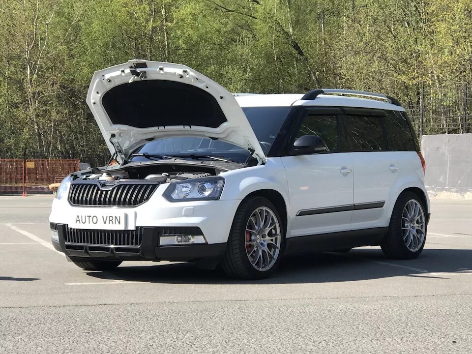 Тюнинг шкода йети. Skoda Yeti 5l0071609. Шкода етти 2.5. Škoda Yeti Tuning. Skoda Yeti 2.5 TFSI.