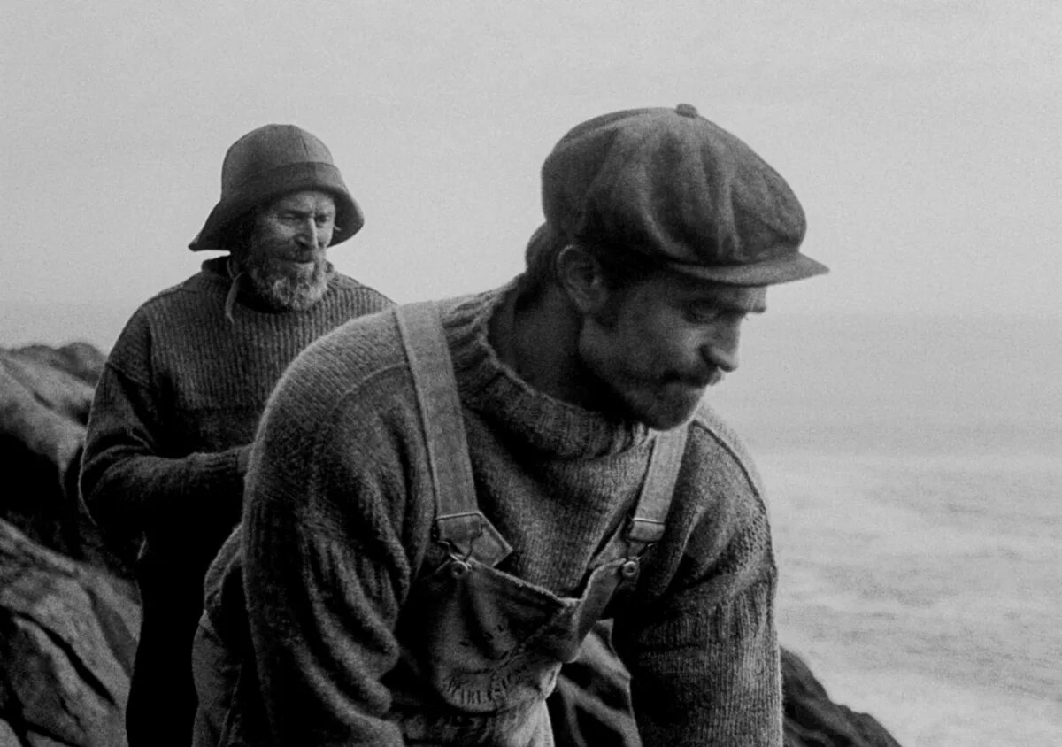 James p. Маяк the lighthouse 2019. Маяк the lighthouse 2019. Маяк 2019 уиллем дефо. Маяк the lighthouse 2019.